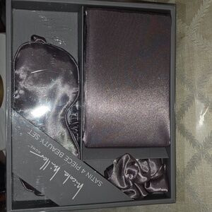 Nicole Miller Satin 4 Piece Beauty Set